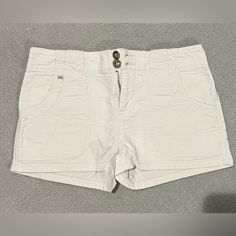MARC by MARC JACOBS // Short Shorts. SZ: 0. Ivory.